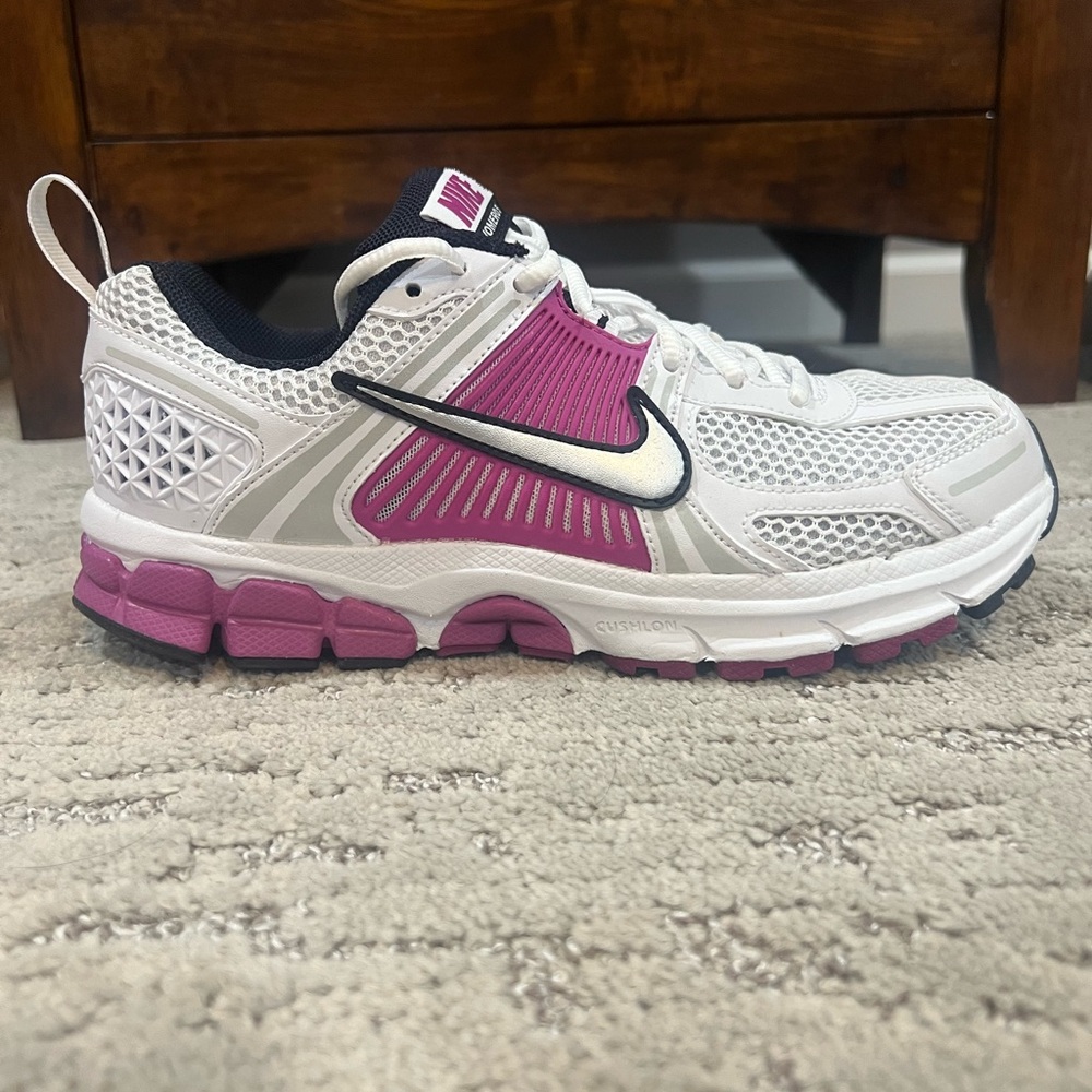 Nike Vomero 5 Big Kids Sneakers